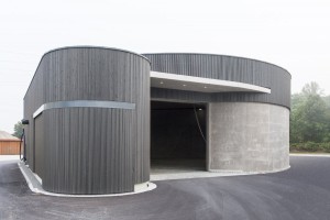 Combining garage Door Aesthetics With Side Sliding Façade Doors