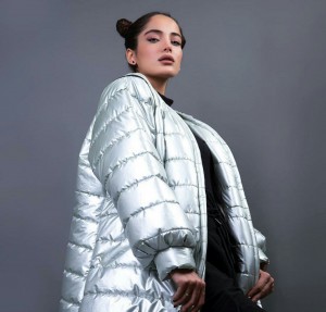 Rebecca Ghaderi Iranian Musician that you should follow!