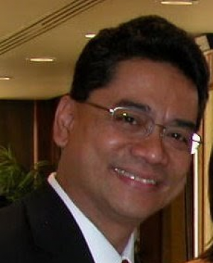 Rory Oetomo, PT, LAc, PhD, an Acupuncturist and Physical Therapist in Colorado