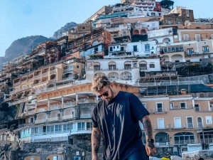 The Greek Musical Wizard Dimitris Kapetanakis Enchants One And All With His Impeccable Artistry