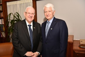 Israel’s President Reuven Rivlin, left, and UCLA Chancellor Gene Block. (Credit: Todd Cheney/UCLA