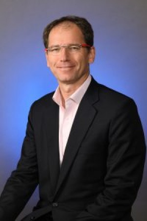 Leading Orthopedic Surgeon Dr. Stefan Kreuzer chooses Ready Surgery for AI-Enhanced Surgical Care