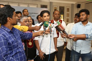 Yeshwanth Kumar sharing his experience during press meet