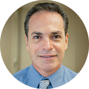 Rodrigo Belalcazar, MD, an Ophthalmologist with Advanced Eye Center