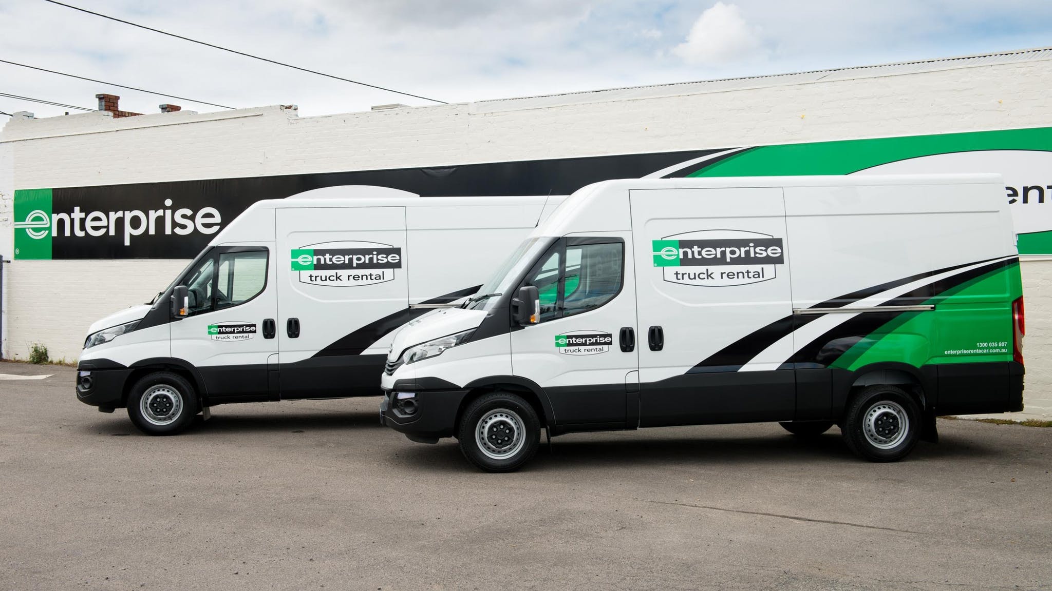 Car rental company gives 100 x free vehicles to healthcare workers