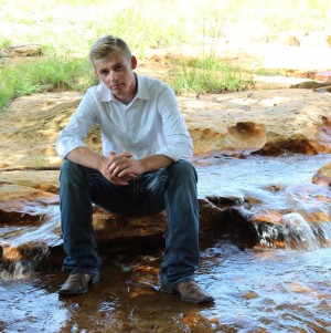 Country New Comer Sam L. Smith signs with Twang Thang Country