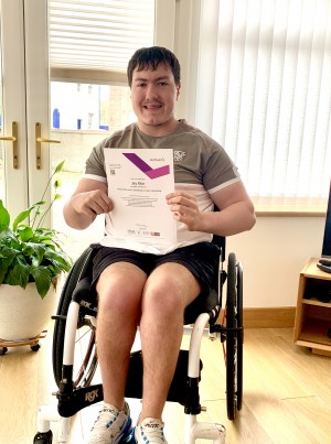 Jay Moir | Wheelchair-Using Fitness Blogger Defeats Depression to Become Gym Instructor
