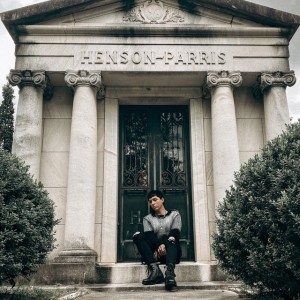 A dark twist on pop music with new single “Suffocate Me”