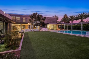 1021 North Beverly Drive Villa