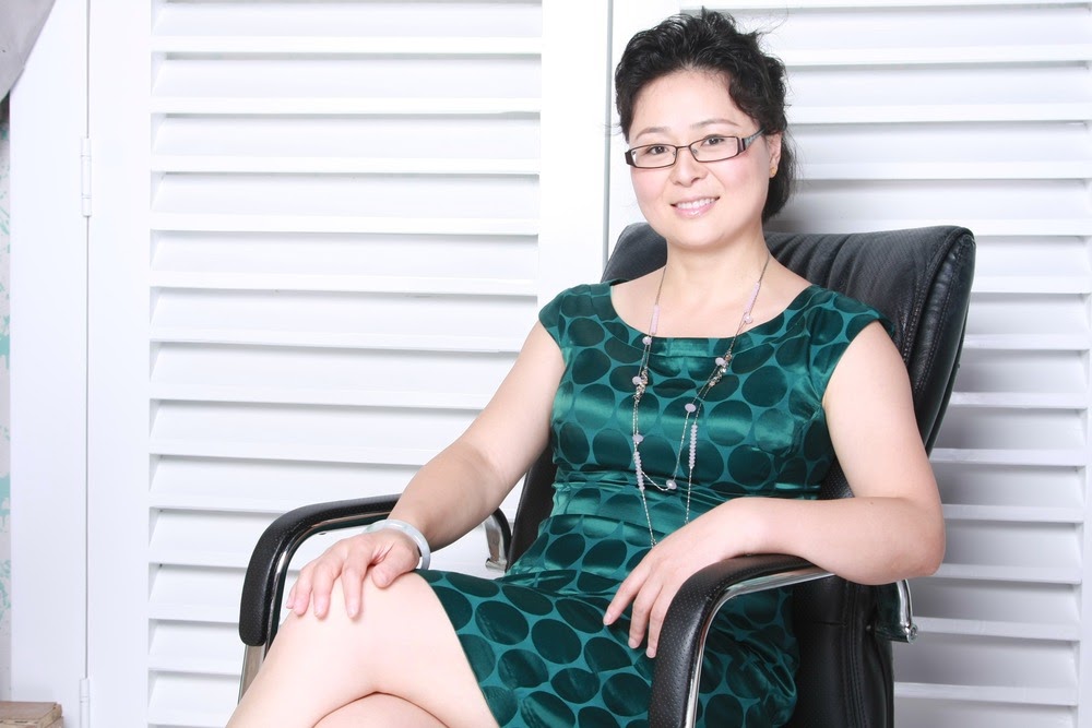 Xuezhao Zhang, OMD, PhD, an Acupuncturist with Authentic Oriental