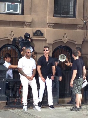 Flo Rida and Robin Thicke on set