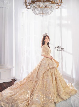 Celebrity Yang Zi (杨紫): 2021SS new bridal collection 