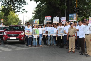 Crowne Plaza Pune City Centre Employees Conduct Traffic Awareness Drive As CSR Initiative