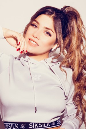 From Dancer, Author to an Affluent Creator, Helia Jalilnezha Marks Her Positive Presence in The World of Leaders of Yout