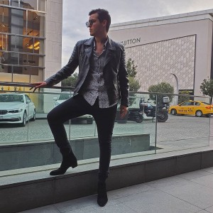 photo6029313891315591904