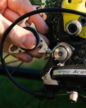 TRING :Multifunctional and stylish multitool  that can save your life in the most extreme situations