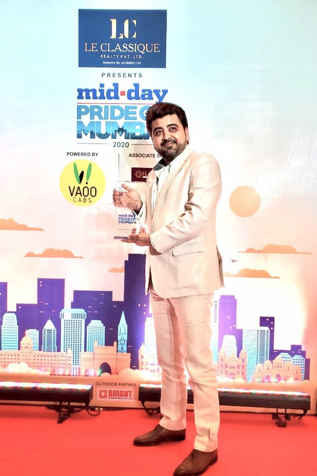 NGO Foundar of Mr. Rakesh Kothari receives PRIDE OF MUMBAI AWARD 2020