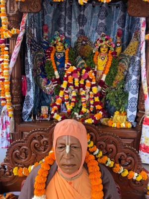 H.H. Roop Raghunath Swami Maharaj
