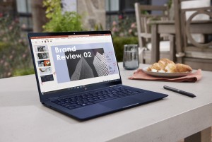 HP Elite Dragonfly Max Dragonfly Blue Workspace 1