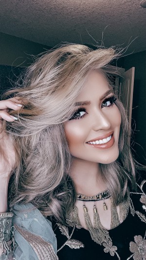 Bahari iBaadat showing her new hair colour 