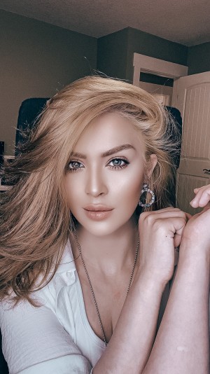 Miss Afghanistan bahari iBaadat 