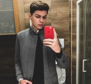 Singer - Luigi Grosu