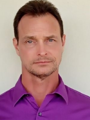 Podcast headshot 250 x 333