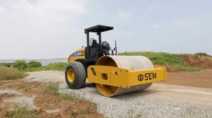 SEM 921 Motor Grader