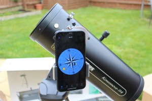 konusnova 114 with smartphone