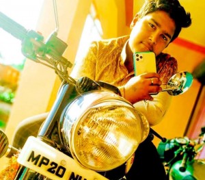 02D27AB1 30FA 423A 8396 28F02DE37F21