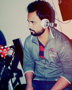 Ovais Singstar in Studio