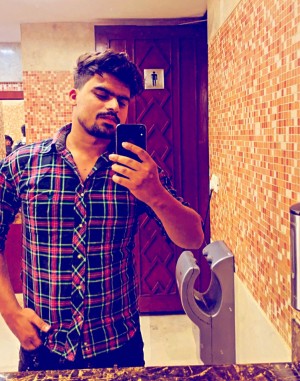 Groove with the enigmatic songs by the artist Moin Balot