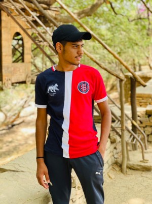 Meet youngest Enterpreuner and digital marketer - Madhav Rabari