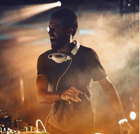 The Famous EDM Artist Noa Aon has Brought Extraordinary Beat in His