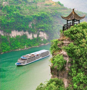 Sailing in the gorges region Century Cruises