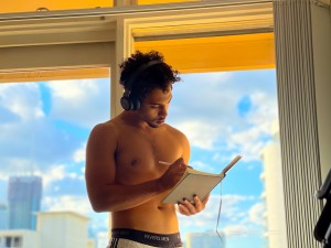 AAA1DAB6 9540 46B4 BA7A 6D2374CE117A