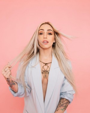 'Summertime Anthem' by Kelsie Watts