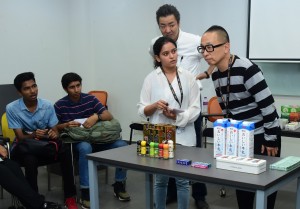 Renowned Japaneser graphic desginer Taku Satoh conducting a workshop. 