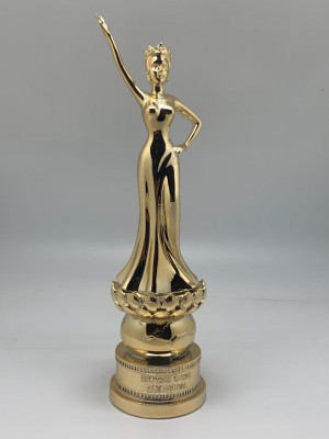 The official Hollywood Global Film Festival Award is a 15-inch gold custom statuette..