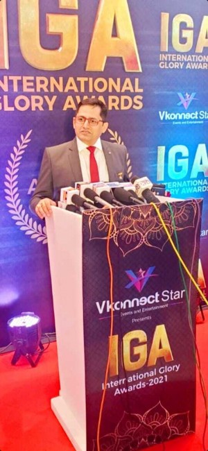 Dr.  Rajeev Tyagi answering the question