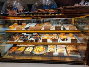 danbro bakery cake cookie