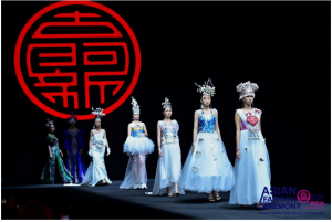 Designer Gu A’xin’s show with impressive elements of ethnic minorities