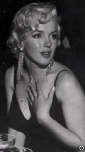 100  % vegan scent  “” la nuit gold scent “ a new era of beauty