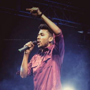 DJ ROOP performing in his own college festival