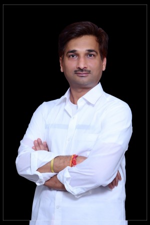 Dr Harish Yadav