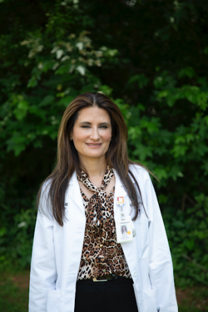 Shazia Khan, M.D., a Nephrologist with Kidney Clinic