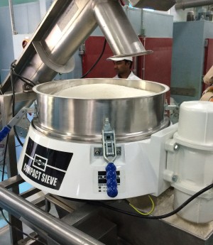Vibratory sifter for food powders