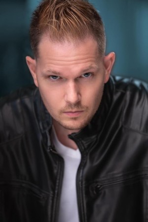 Singer - Lucky Harmon