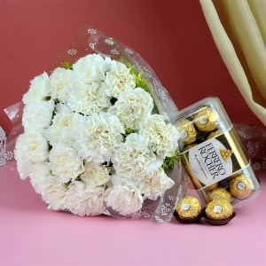 Celebrate this Valentine's day with scintillating blooms from GiftstoIndia24x7.com