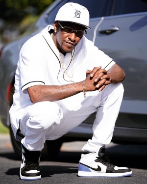 'Pull Up', 'Chess – Deluxe', and 'Way She Do It' by T-Docc